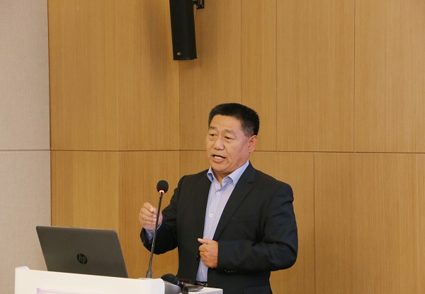 集团公司党委书记张会民从华体会手机网页版建设的角度作点评发言.jpg
