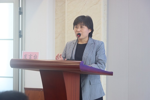 2、集团公司副总工程师董新红讲话.jpg 2、集团公司副总工程师董新红讲话.jpg