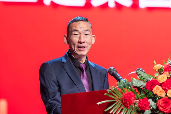 1集团公司党委副书记、监事会主席陈百斌主持庆典仪式.jpg 1集团公司党委副书记、监事会主席陈百斌主持庆典仪式.jpg